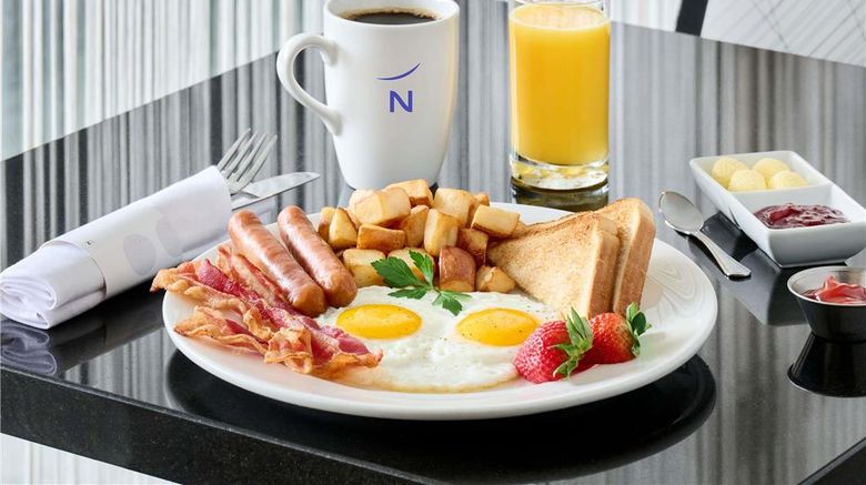 <b>Novotel Toronto North York Restaurant</b>. Images powered by <a href="https://iceportal.shijigroup.com/" title="IcePortal" target="_blank">IcePortal</a>.