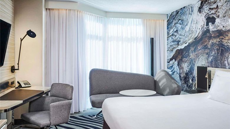 <b>Novotel Toronto North York Room</b>. Images powered by <a href="https://iceportal.shijigroup.com/" title="IcePortal" target="_blank">IcePortal</a>.