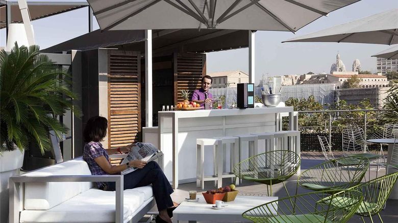 <b>Novotel Marseille Vieux Port Restaurant</b>. Images powered by <a href="https://iceportal.shijigroup.com/" title="IcePortal" target="_blank">IcePortal</a>.