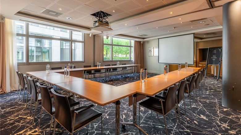 <b>Nest  La Defense by Mgallery Meeting</b>. Images powered by <a href="https://iceportal.shijigroup.com/" title="IcePortal" target="_blank">IcePortal</a>.
