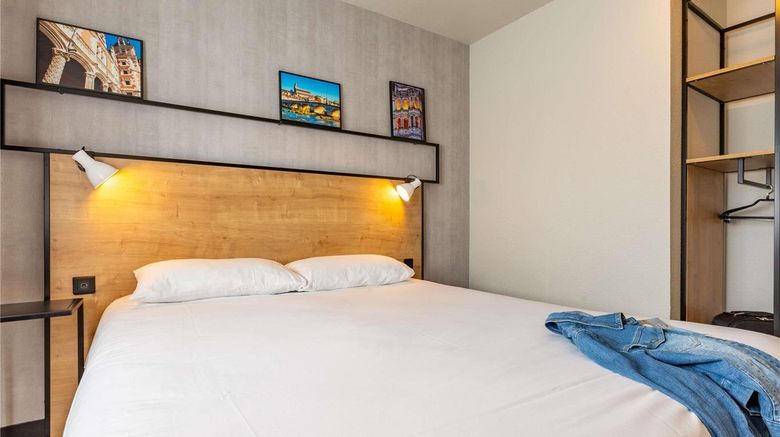 <b>Ibis Hotel Blois Room</b>. Images powered by <a href="https://iceportal.shijigroup.com/" title="IcePortal" target="_blank">IcePortal</a>.