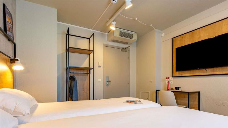 <b>Ibis Hotel Blois Room</b>. Images powered by <a href="https://iceportal.shijigroup.com/" title="IcePortal" target="_blank">IcePortal</a>.
