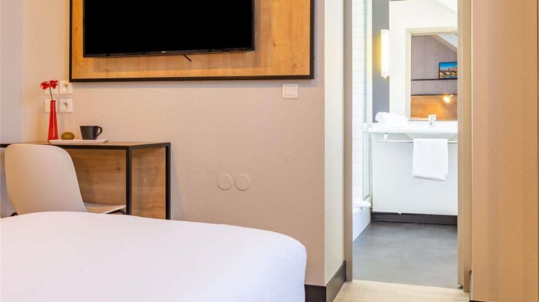 <b>Ibis Hotel Blois Room</b>. Images powered by <a href="https://iceportal.shijigroup.com/" title="IcePortal" target="_blank">IcePortal</a>.