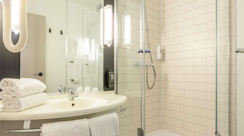 <b>Ibis Hotel Blois Room</b>. Images powered by <a href="https://iceportal.shijigroup.com/" title="IcePortal" target="_blank">IcePortal</a>.