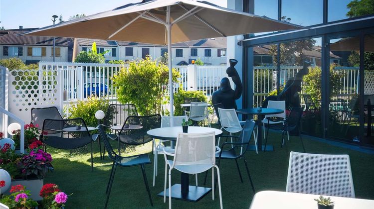 Ibis Cergy Le Port Exterior