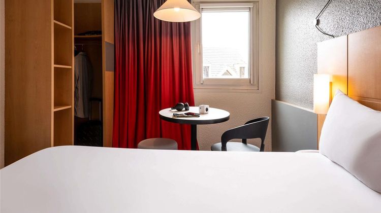 Ibis Cergy Le Port Room
