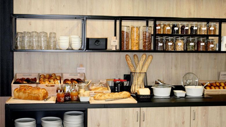 <b>Ibis Hotel St Lo Restaurant</b>. Images powered by <a href="https://iceportal.shijigroup.com/" title="IcePortal" target="_blank">IcePortal</a>.