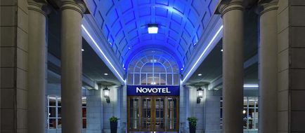 Novotel Toronto Centre Exterior