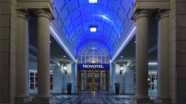 <b>Novotel Toronto Centre Exterior</b>. Images powered by <a href="https://iceportal.shijigroup.com/" title="IcePortal" target="_blank">IcePortal</a>.