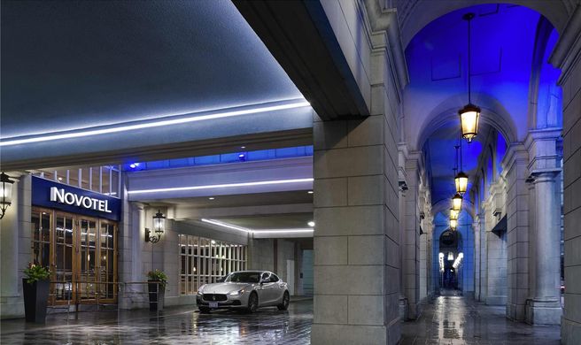 Novotel Toronto Centre Exterior
