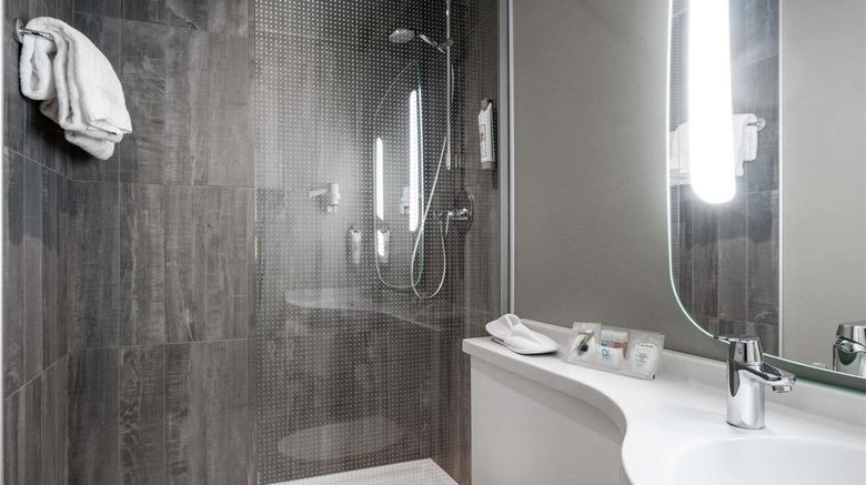 <b>Ibis Hotel Milan Centro Exterior</b>. Images powered by <a href="https://iceportal.shijigroup.com/" title="IcePortal" target="_blank">IcePortal</a>.