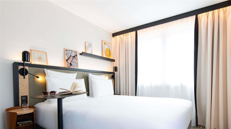 Mercure Paris Austerlitz Bibliotheque Room
