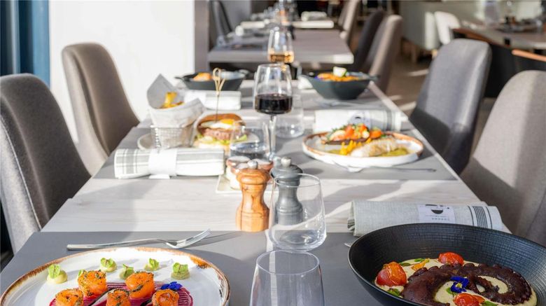 <b>Novotel Paris Bercy Restaurant</b>. Images powered by <a href="https://iceportal.shijigroup.com/" title="IcePortal" target="_blank">IcePortal</a>.