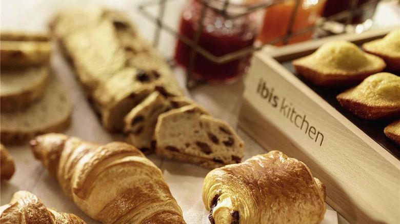 <b>Ibis Hotel Nevers Restaurant</b>. Images powered by <a href="https://iceportal.shijigroup.com/" title="IcePortal" target="_blank">IcePortal</a>.