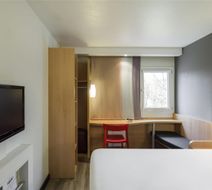 Ibis Paris Meudon La Foret-Velizy Room