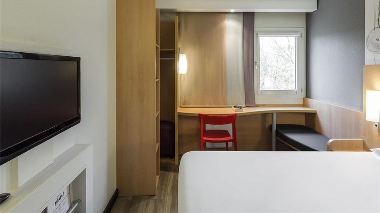 Ibis Paris Meudon La Foret-Velizy Room