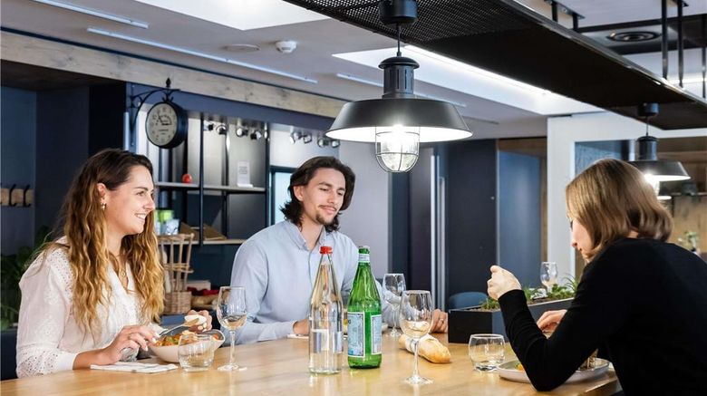 <b>Ibis Hotel Bordeaux Meriadeck Restaurant</b>. Images powered by <a href="https://iceportal.shijigroup.com/" title="IcePortal" target="_blank">IcePortal</a>.