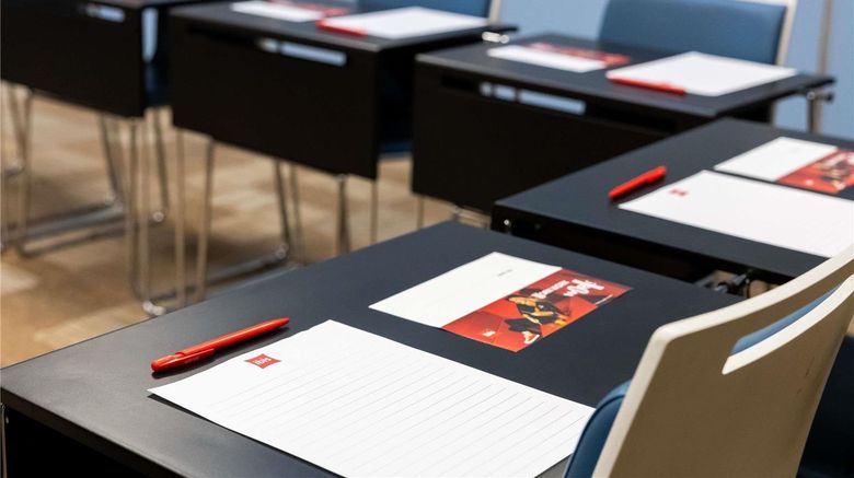 <b>Ibis Hotel Bordeaux Meriadeck Meeting</b>. Images powered by <a href="https://iceportal.shijigroup.com/" title="IcePortal" target="_blank">IcePortal</a>.