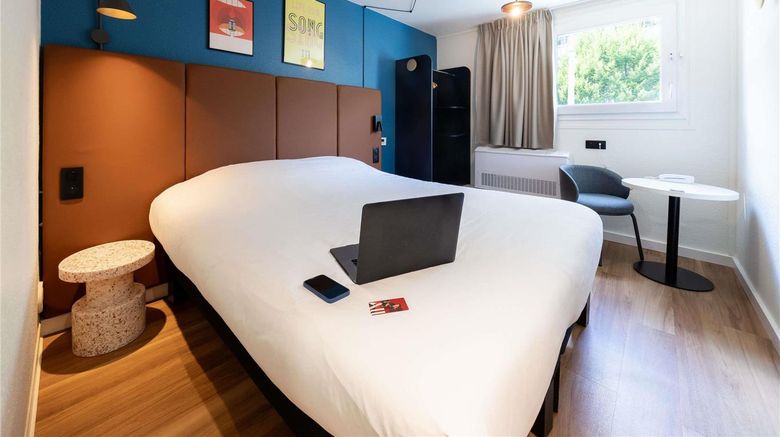 <b>Ibis Paris Alesia Room</b>. Images powered by <a href="https://iceportal.shijigroup.com/" title="IcePortal" target="_blank">IcePortal</a>.