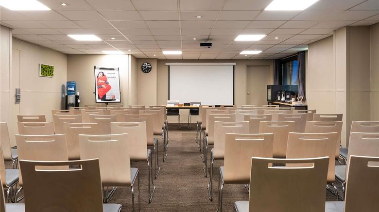 <b>Ibis Paris Alesia Meeting</b>. Images powered by <a href="https://iceportal.shijigroup.com/" title="IcePortal" target="_blank">IcePortal</a>.