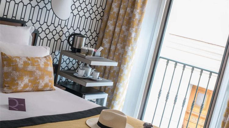 Hotel Mercure Nice Marche aux Fleurs Room