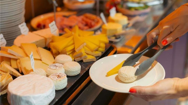 <b>Novotel La Rochelle Restaurant</b>. Images powered by <a href="https://iceportal.shijigroup.com/" title="IcePortal" target="_blank">IcePortal</a>.