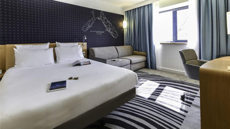 <b>Novotel La Rochelle Room</b>. Images powered by <a href="https://iceportal.shijigroup.com/" title="IcePortal" target="_blank">IcePortal</a>.