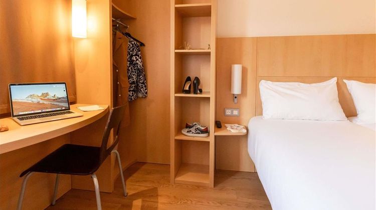 Ibis Hotel le Puy Room
