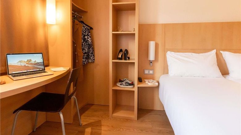 <b>Ibis Hotel le Puy Room</b>. Images powered by <a href="https://iceportal.shijigroup.com/" title="IcePortal" target="_blank">IcePortal</a>.