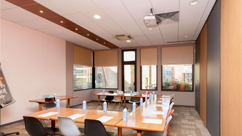 <b>Ibis Hotel le Puy Meeting</b>. Images powered by <a href="https://iceportal.shijigroup.com/" title="IcePortal" target="_blank">IcePortal</a>.