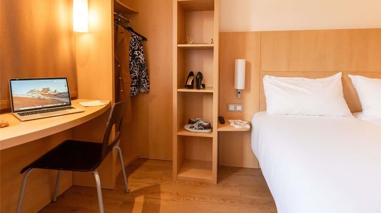 Ibis Hotel le Puy Room