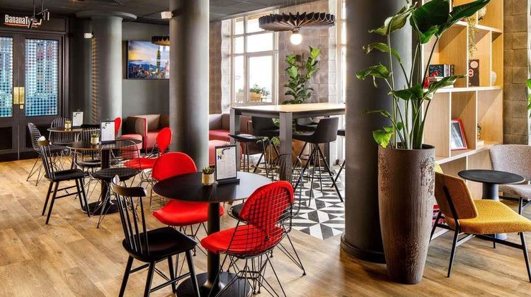 Ibis Hotel Greenwich Exterior