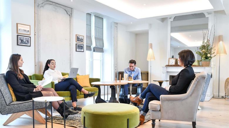 <b>Mercure Paris Sud Parc du Coudray Hotel Meeting</b>. Images powered by <a href="https://iceportal.shijigroup.com/" title="IcePortal" target="_blank">IcePortal</a>.