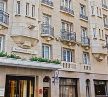 Mercure Paris Opera Faubourg Montmartre Exterior