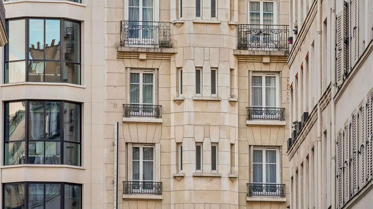 Mercure Paris Opera Faubourg Montmartre Exterior
