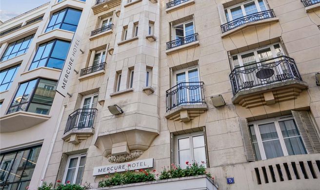 Mercure Paris Opera Faubourg Montmartre Exterior