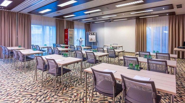 <b>Mercure Salzburg City Meeting</b>. Images powered by <a href="https://iceportal.shijigroup.com/" title="IcePortal" target="_blank">IcePortal</a>.