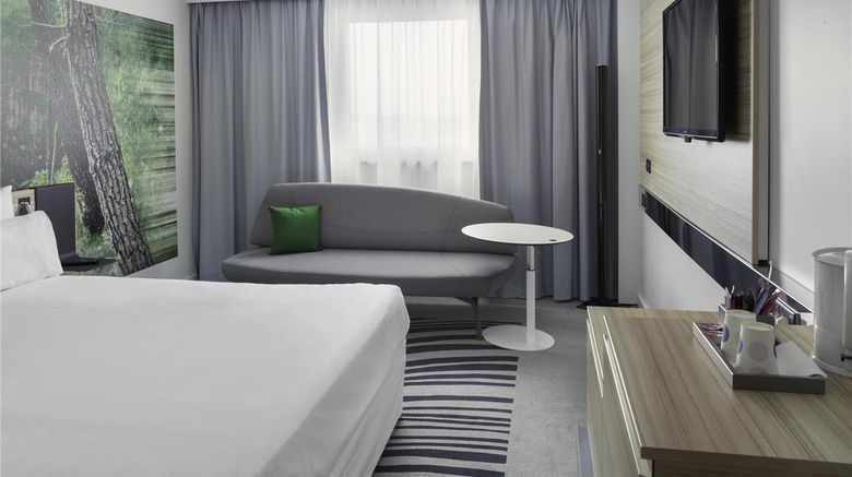 <b>Novotel Paris Charles-de-Gaulle Airport Room</b>. Images powered by <a href="https://iceportal.shijigroup.com/" title="IcePortal" target="_blank">IcePortal</a>.