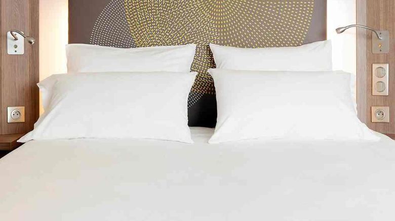 <b>Novotel Chateau de Versailles Room</b>. Images powered by <a href="https://iceportal.shijigroup.com/" title="IcePortal" target="_blank">IcePortal</a>.