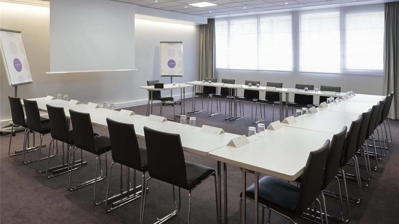<b>Novotel Chateau de Versailles Meeting</b>. Images powered by <a href="https://iceportal.shijigroup.com/" title="IcePortal" target="_blank">IcePortal</a>.