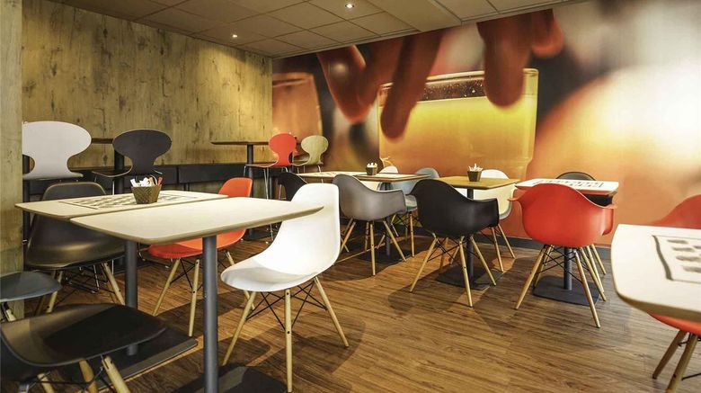 <b>Ibis Chateau de Fontainbleau Hotel Restaurant</b>. Images powered by <a href="https://iceportal.shijigroup.com/" title="IcePortal" target="_blank">IcePortal</a>.