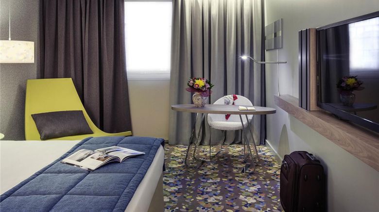 <b>Mercure Paris Val de Fontenay Hotel Room</b>. Images powered by <a href="https://iceportal.shijigroup.com/" title="IcePortal" target="_blank">IcePortal</a>.