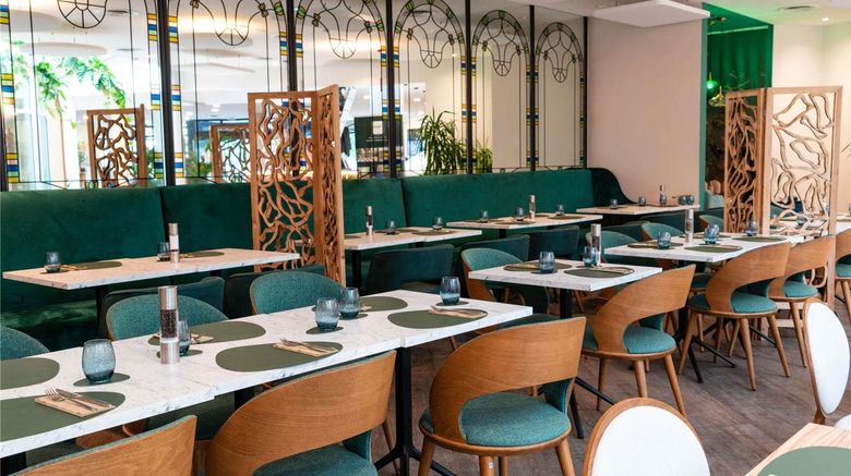 <b>Mercure Paris Val de Fontenay Hotel Restaurant</b>. Images powered by <a href="https://iceportal.shijigroup.com/" title="IcePortal" target="_blank">IcePortal</a>.