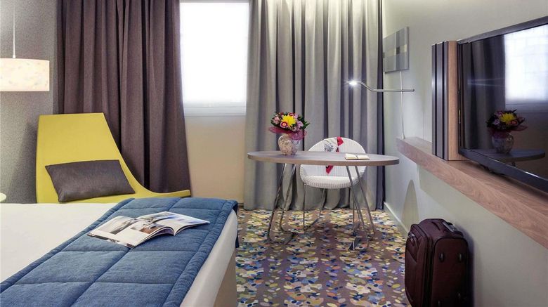 <b>Mercure Paris Val de Fontenay Hotel Exterior</b>. Images powered by <a href="https://iceportal.shijigroup.com/" title="IcePortal" target="_blank">IcePortal</a>.