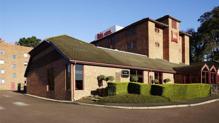 Ibis London Luton Airport Exterior