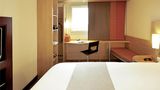 Ibis London Luton Airport Room