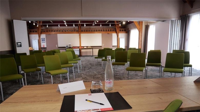 <b>Ibis Hotel Chateau-Thierry Meeting</b>. Images powered by <a href="https://iceportal.shijigroup.com/" title="IcePortal" target="_blank">IcePortal</a>.
