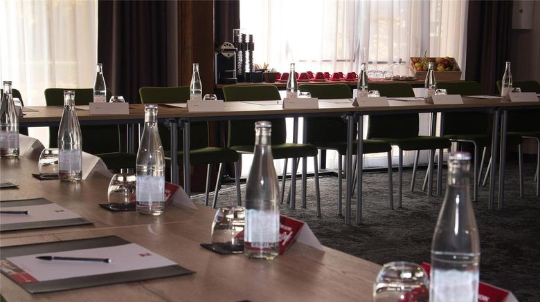 <b>Ibis Hotel Chateau-Thierry Meeting</b>. Images powered by <a href="https://iceportal.shijigroup.com/" title="IcePortal" target="_blank">IcePortal</a>.