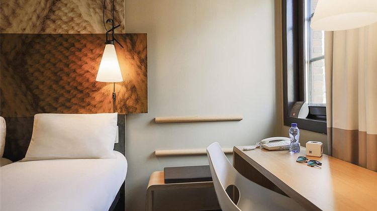 Ibis Hotel off Grand Place Room