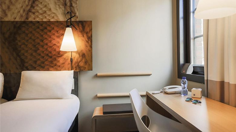 <b>Ibis Hotel off Grand Place Room</b>. Images powered by <a href="https://iceportal.shijigroup.com/" title="IcePortal" target="_blank">IcePortal</a>.